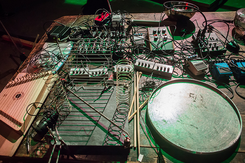 Table set-up for Marginal Consort, IMAI Kazuo