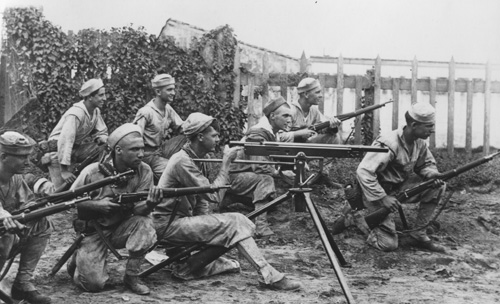 Sailors from the USS Michigan ashore during the occupation of Veracruz