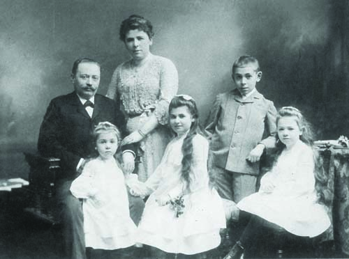 Edith’s maternal grandparents, mother, aunts, and uncle