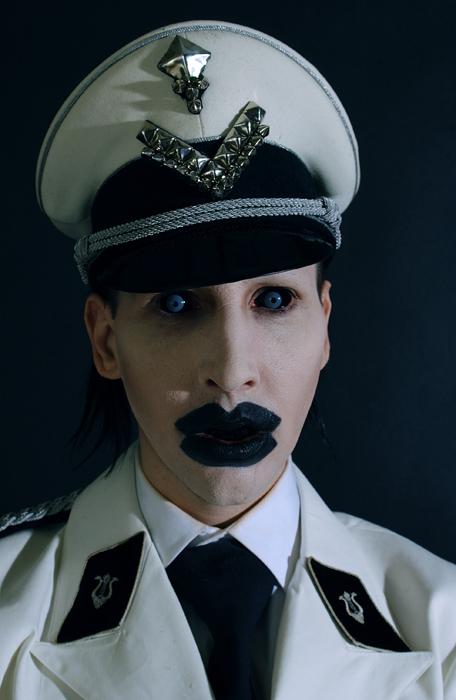 Gottfried Helnwein | NEWS | News Update | Volksbühne Berlin: The Golden