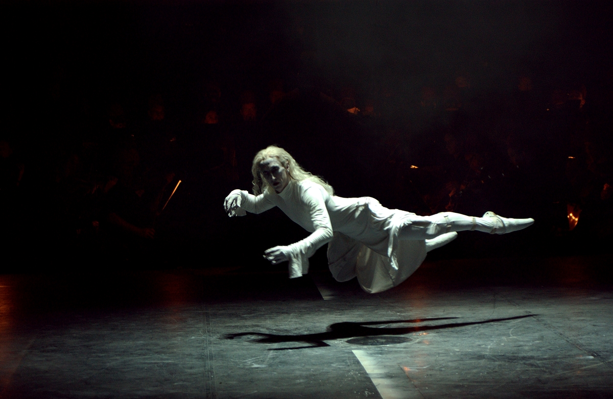 Gottfried Helnwein WORKS Installations and Performances Das Paradies und die Peri