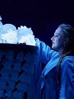 Helnweins-farbenpraechtiger-Rosenkavalier-in-Zuerich