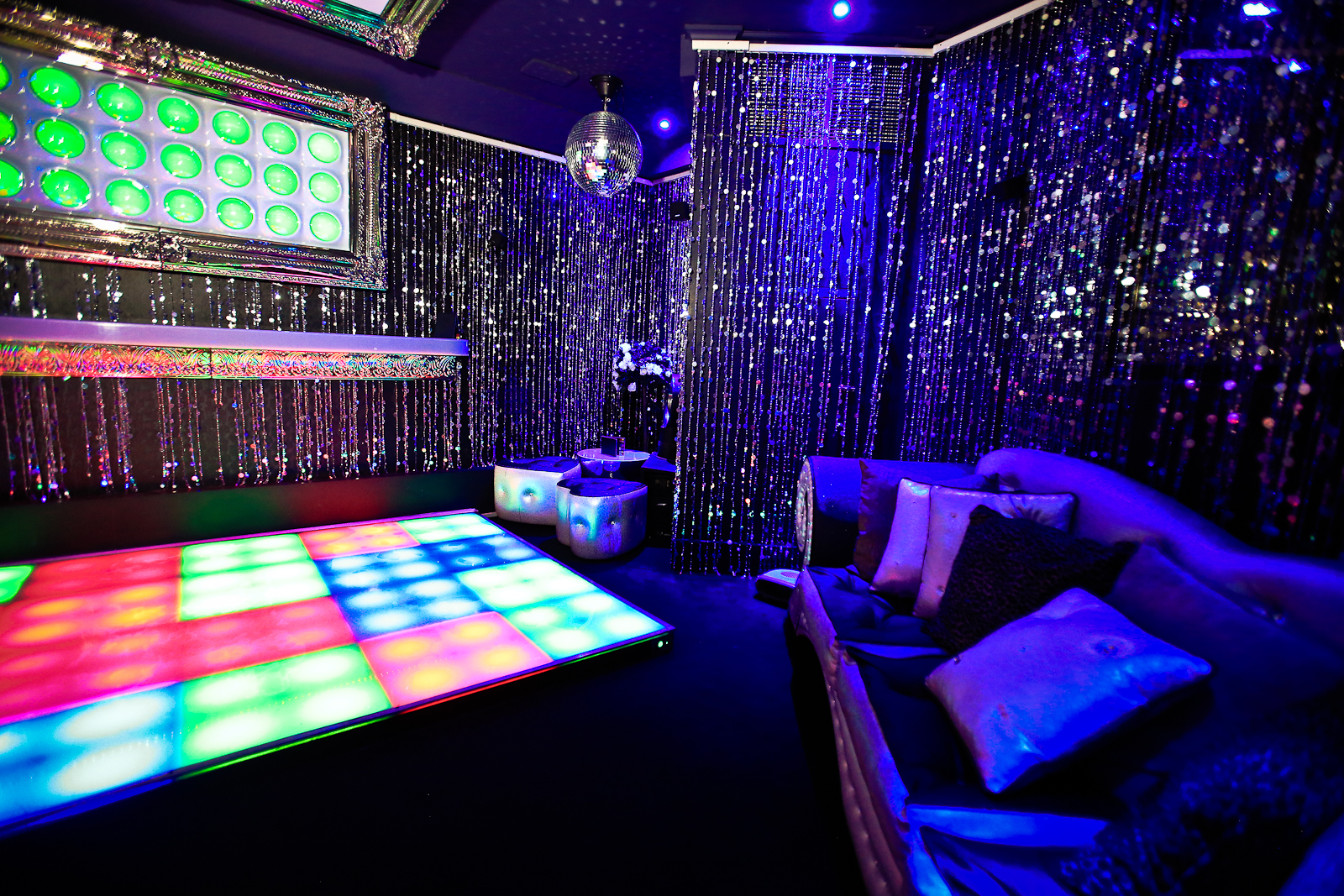 Whites Gentlemens Club Image gallery and photos E1 8EW London View