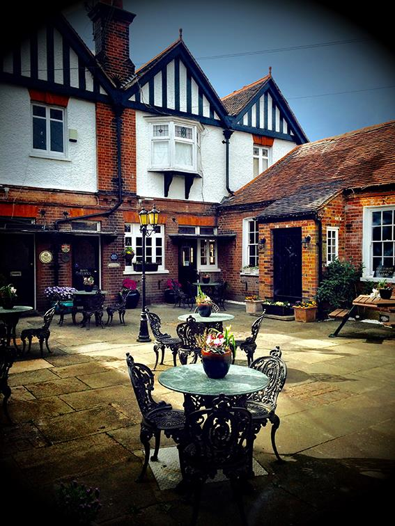 Theydon Oak Dog Friendly Theydon Oak Dog Friendly