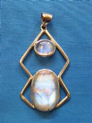 Rainbow Moonstone Pendant, £35.00 inc. FREE postage.