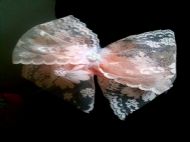 cream/pink bow with mini 6pearl centre