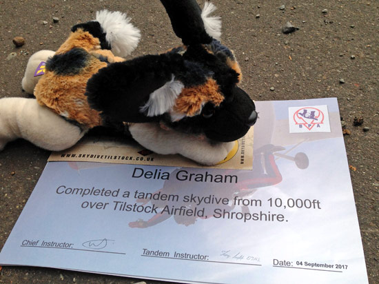 delia graham pdc uk parchaute jump