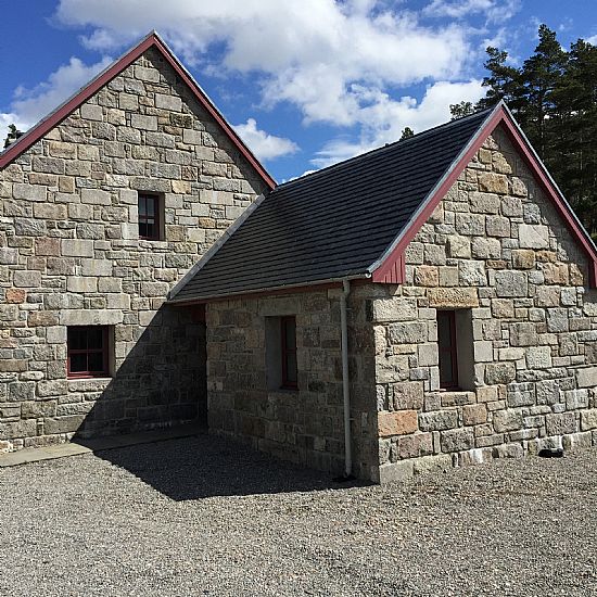 Reclaimed Scottish Granite makes ideal random walling
