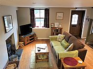 Livingroom with FreeSat HD, Wi-Fi, MP3 Connection and DVD Player
