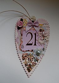 Chipboard heart tag
