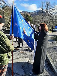 Rev Amanda Fairclough blessing the Clan Donald Colours