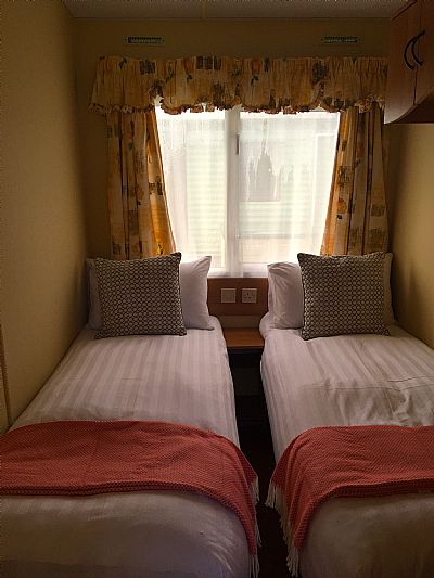 twin bedroom
