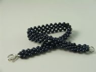 WOVEN PEARL BRACELET IN NAVY BLUE
