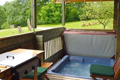 fantastic yorkshire log cabin holiday