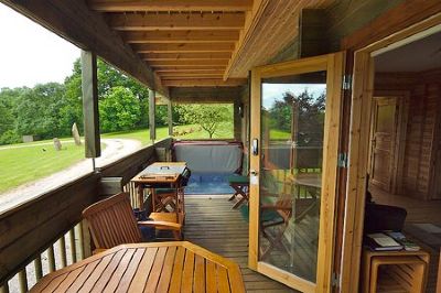 luxury log cabin holiday homes in the uk