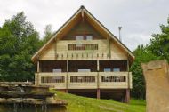 wild cherry deluxe english  & uk log cabin with hot tub in north yorkshire