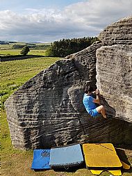 Outdoor bouldering (2 hour) session