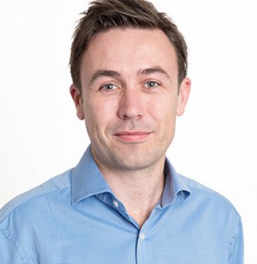 Alex Final Headshot img