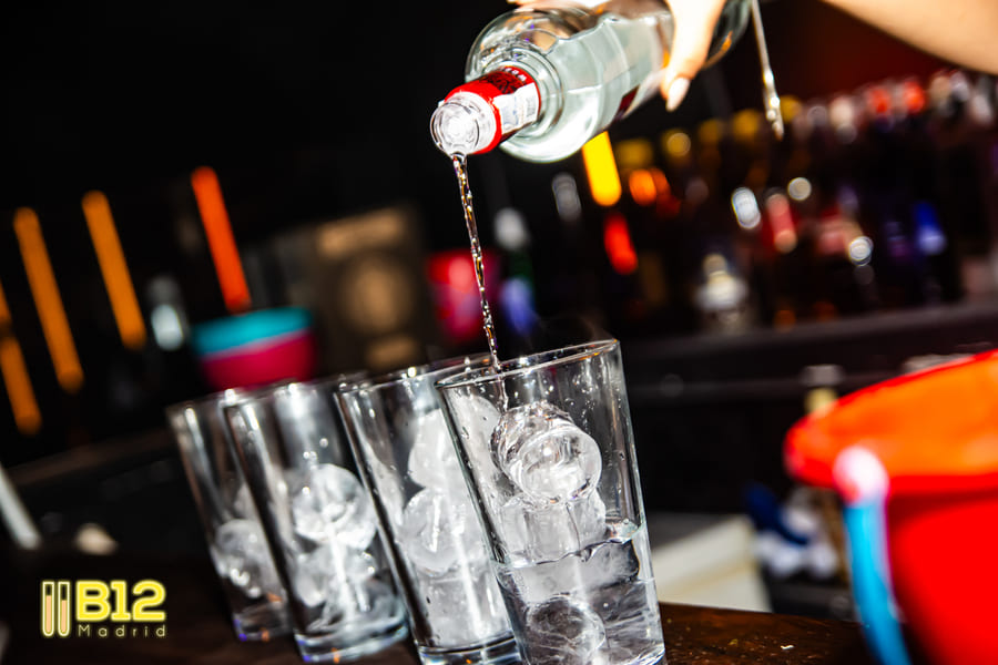 bebidas-fiestas-b12-discoteca-madrid.jpg