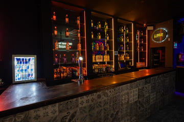 Bar con barra libre para cumpleaños - B12