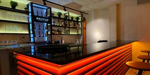 Bar con barra libre y pantalla gigante Madrid - Birra Bernabéu