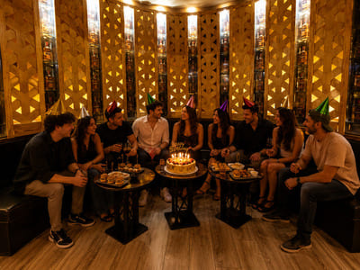 Local para cumplea&ntilde;os con picoteo en Madrid - Marvel