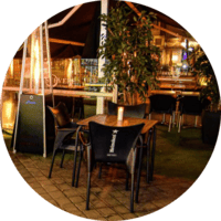 Bar con terraza para copas despu&eacute;s de cenar en Madrid