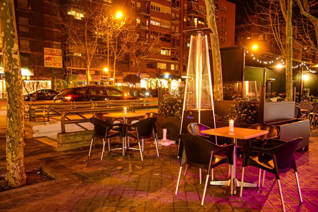Terraza para salir de copas en Madrid - Taberna Trastevere