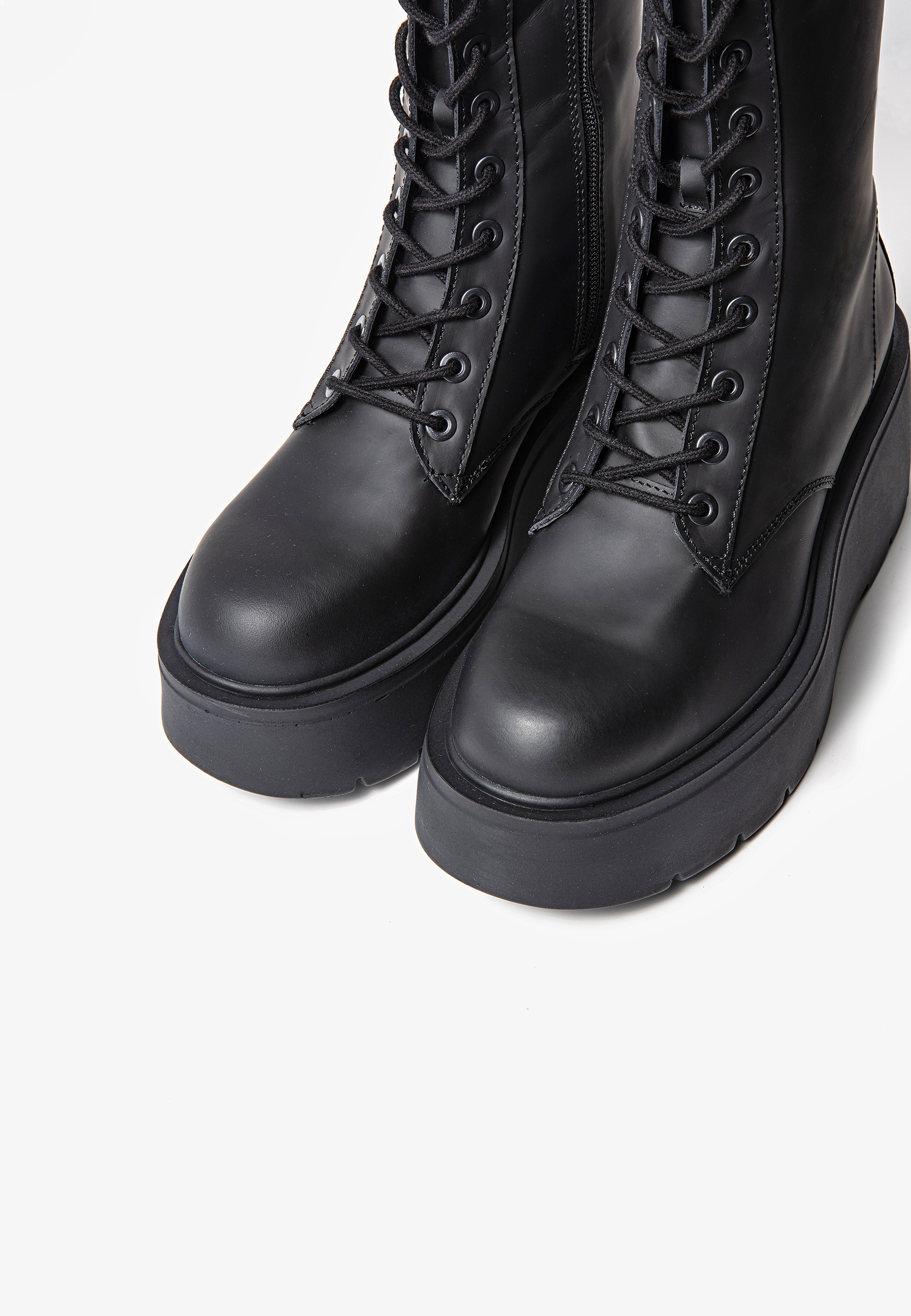urbs forever cool combat boot