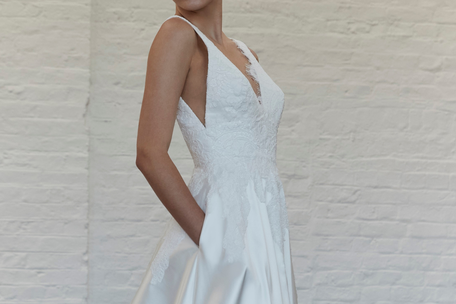 SASSI HOLFORD VIOLET WEDDING GOWN