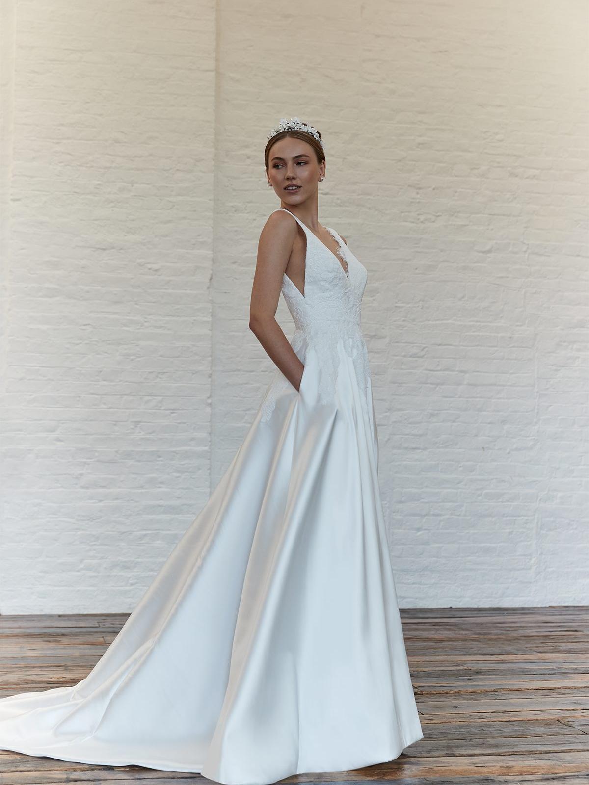 SASSI HOLFORD VIOLET WEDDING DRESS