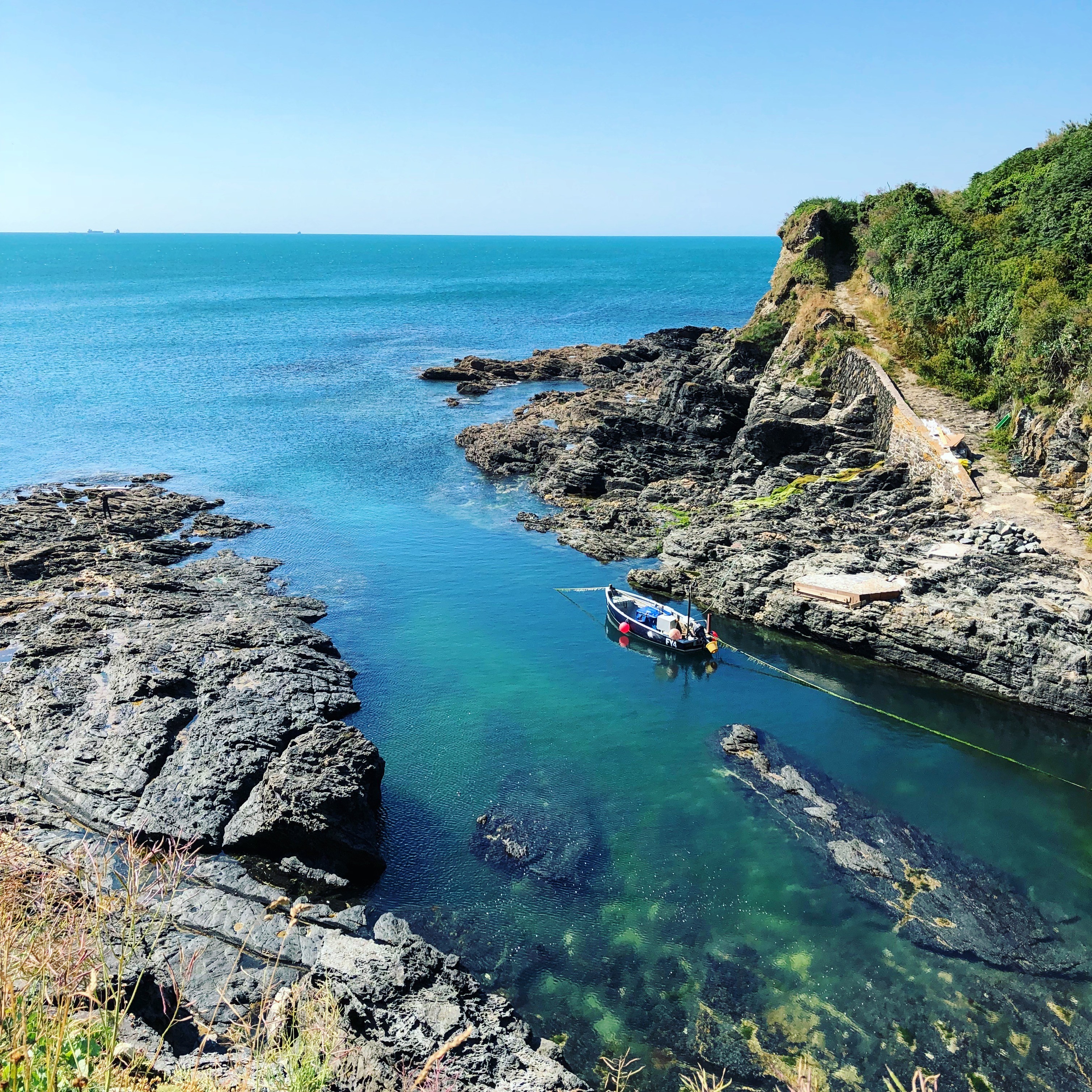 Wild Swimming In Cornwall / 10 Amazing Spots + Map & Details