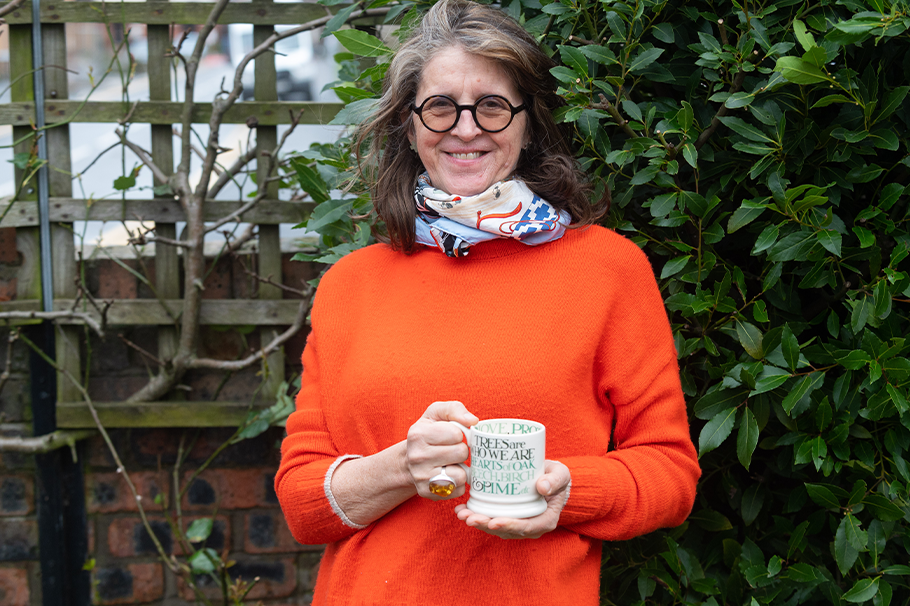 Hedgerow blackberrying and seaside picnicking with Emma Bridgewater in