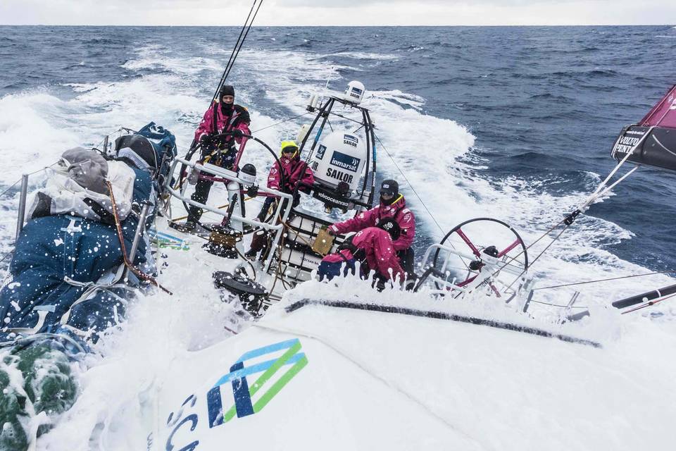 day 6: a beautiful day for sailing - team sca in the volvo ocean