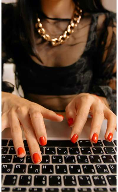 Image de couverture de Fantôme derrière l'écran...