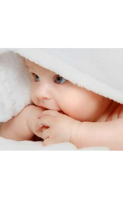 Image de couverture de Page blanche Une nouvelle étincelle ce qu'est un enfant quand il nait