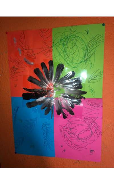Image de couverture de Sur La Toile D'Art Est Née...