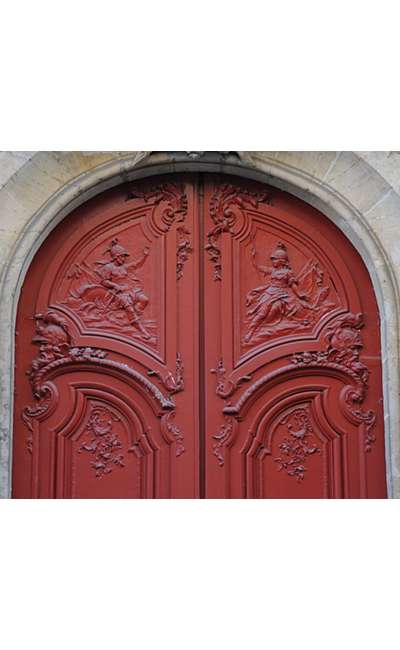 Image de couverture de La porte couleur rouge sang de bœuf