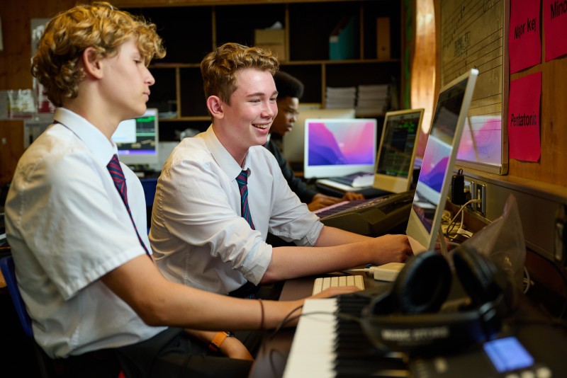 y11music
