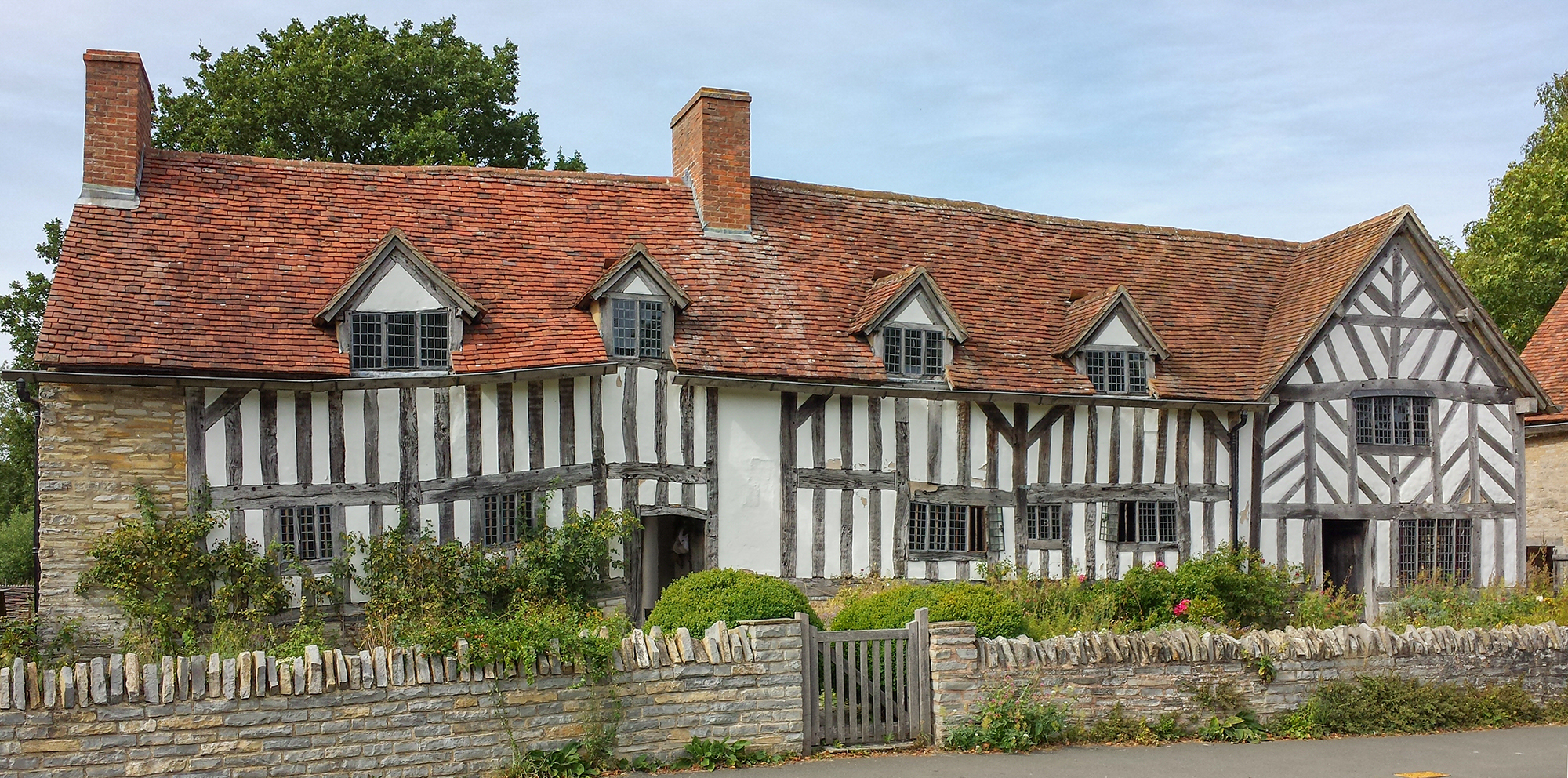 Palmer's_Farmhouse_(aka_Mary_Arden's_House)