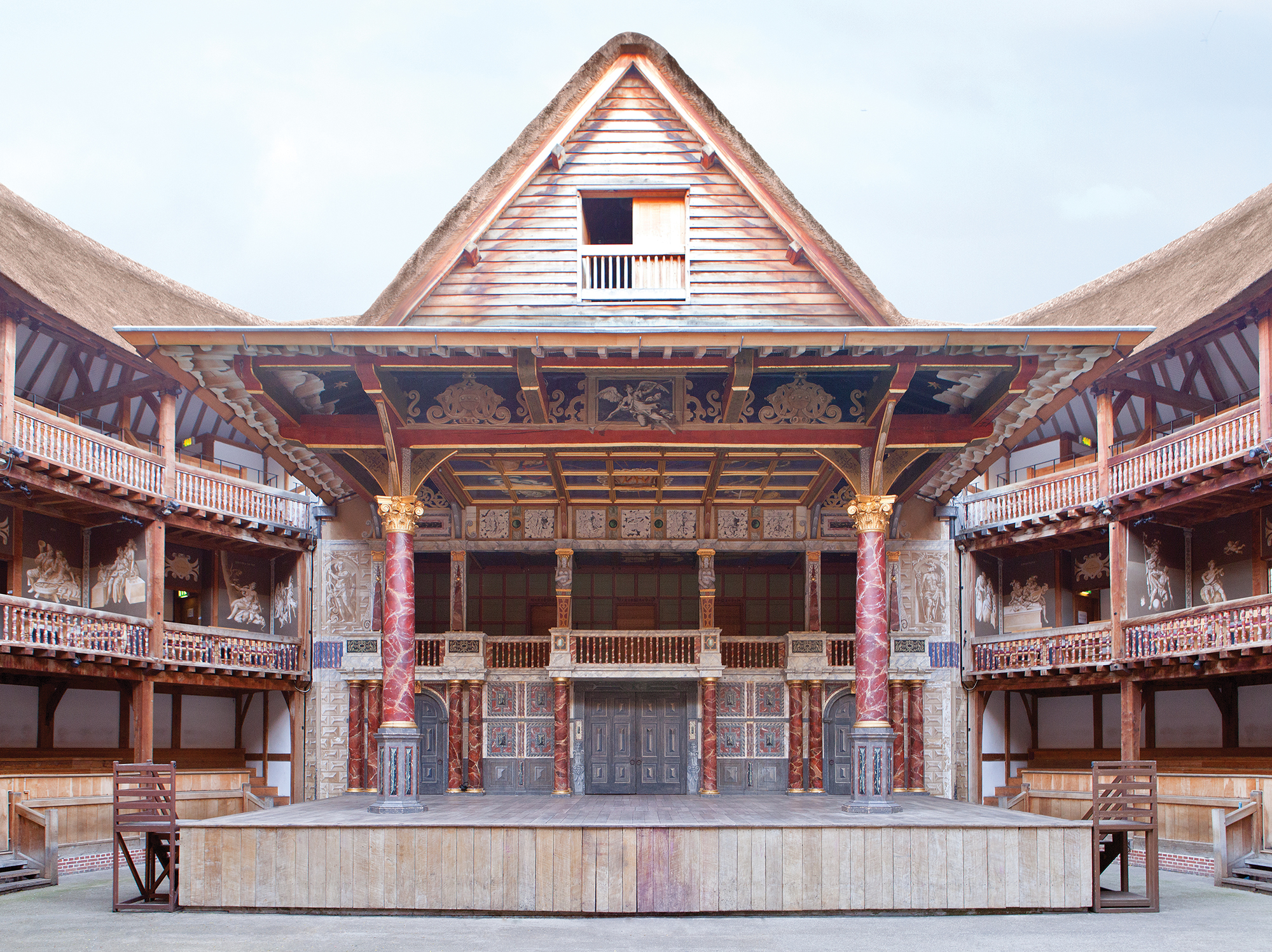 Globe Theatre: interior with empty stage