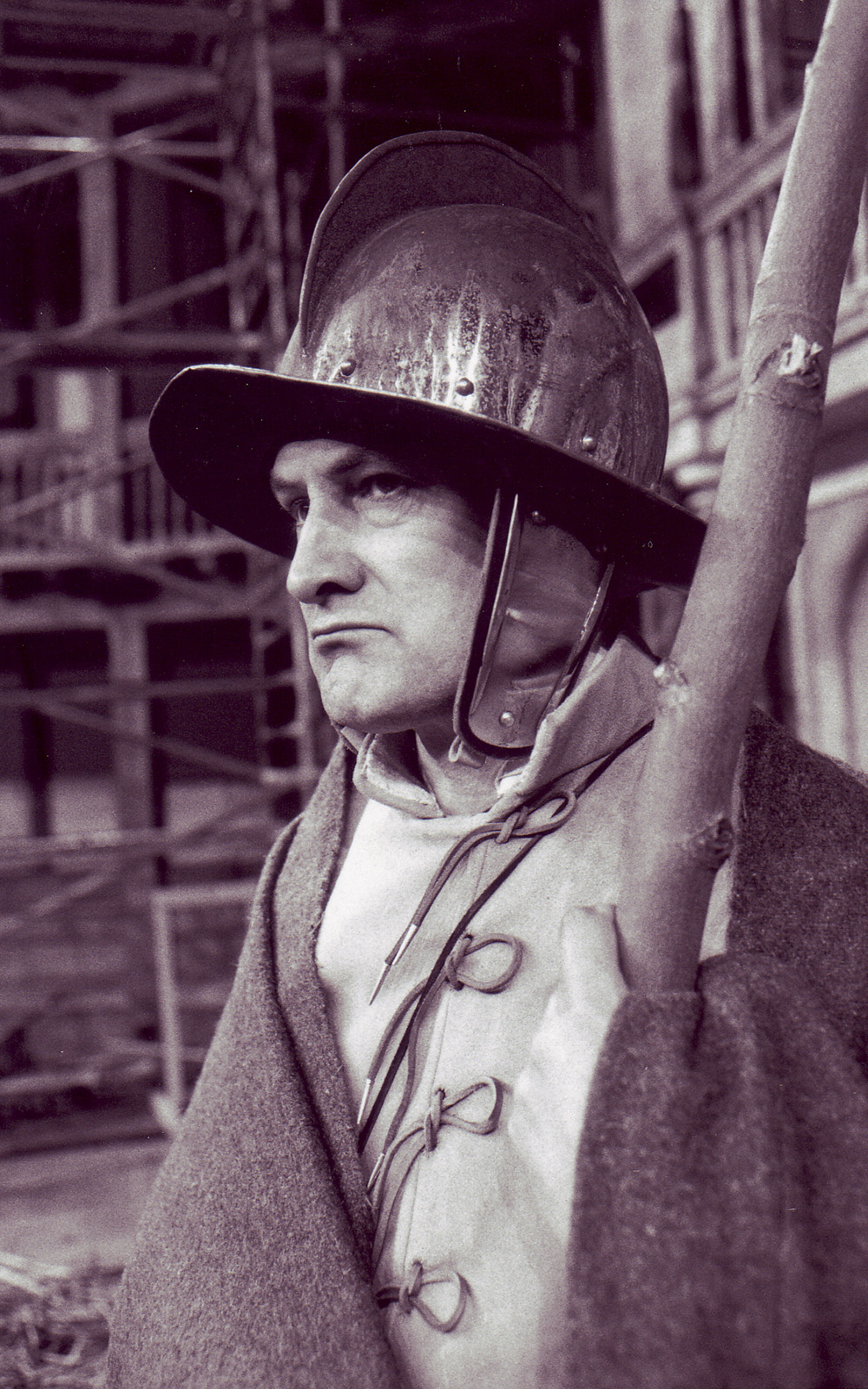 Henry V Globe Theate 1997 Shakespeare's Globe A man wearing a traditional helmet and armour.
