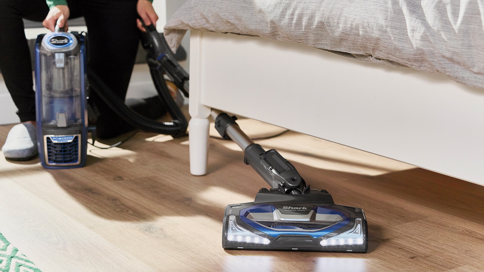 Shark Powered LiftAway Upright Vacuum Cleaner NV681UK