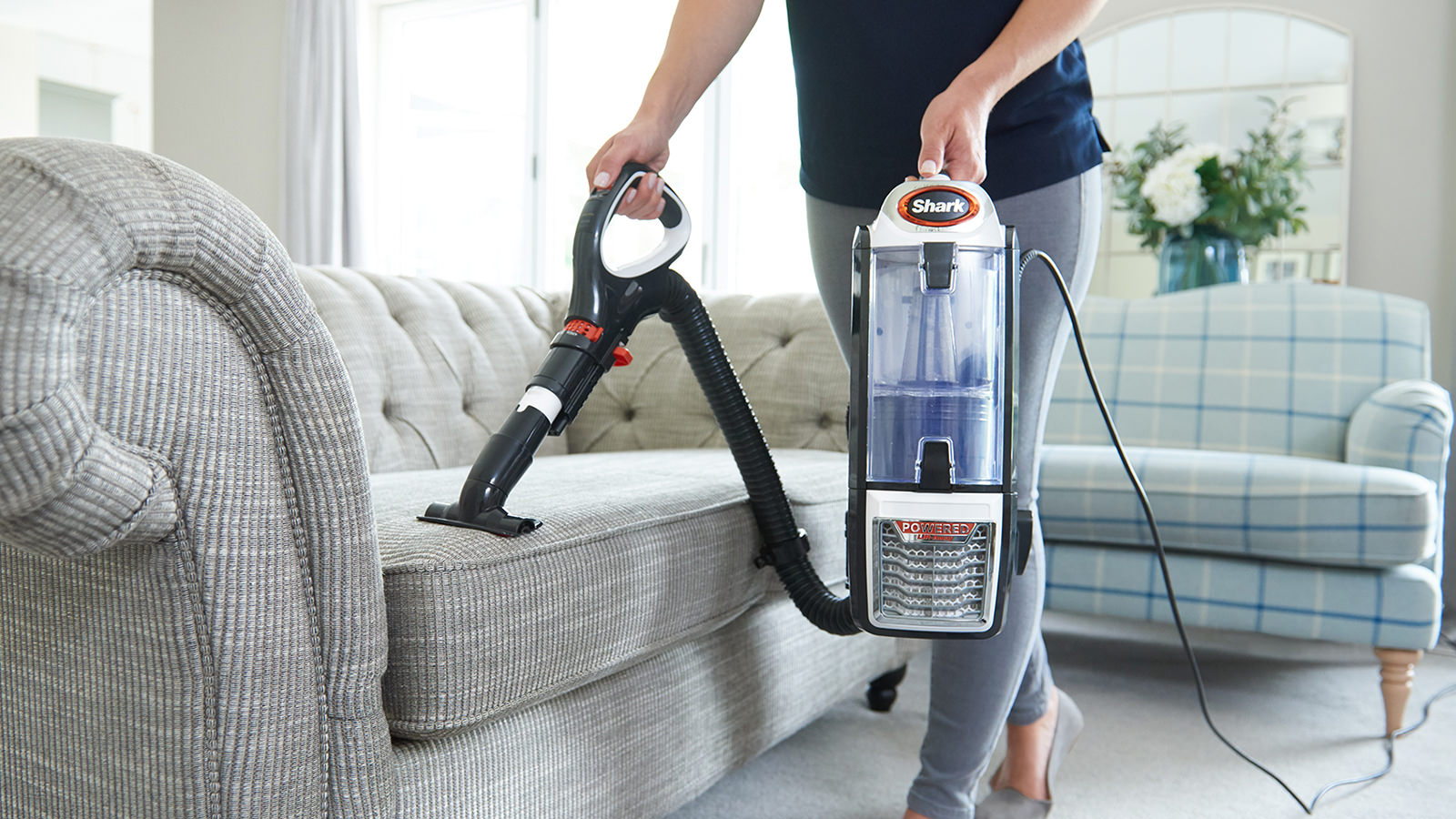 Shark Anti Hair Wrap Upright Vacuum Cleaner with Powered LiftAway NZ801UK Shark Innovative