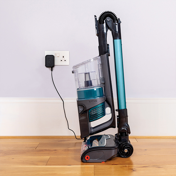 Shark Anti Hair Wrap Cordless Stick Vacuum Cleaner with Flexology and