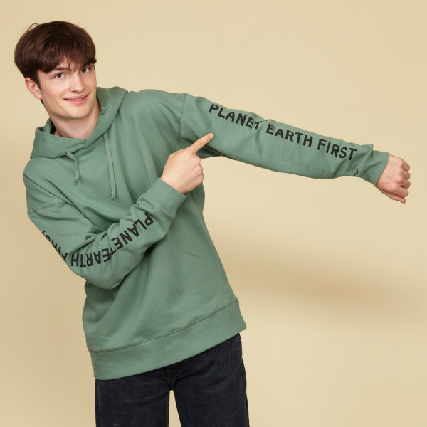 Kapuzensweatshirt "Planet Earth First" schilfgrün Kapuzensweatshirt "Planet Earth First" schilfgrün