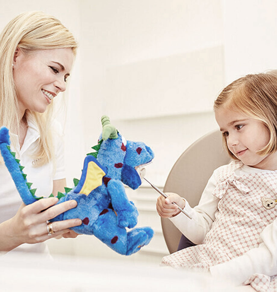 Dent up, Riedbergallee in Frankfurt am Main