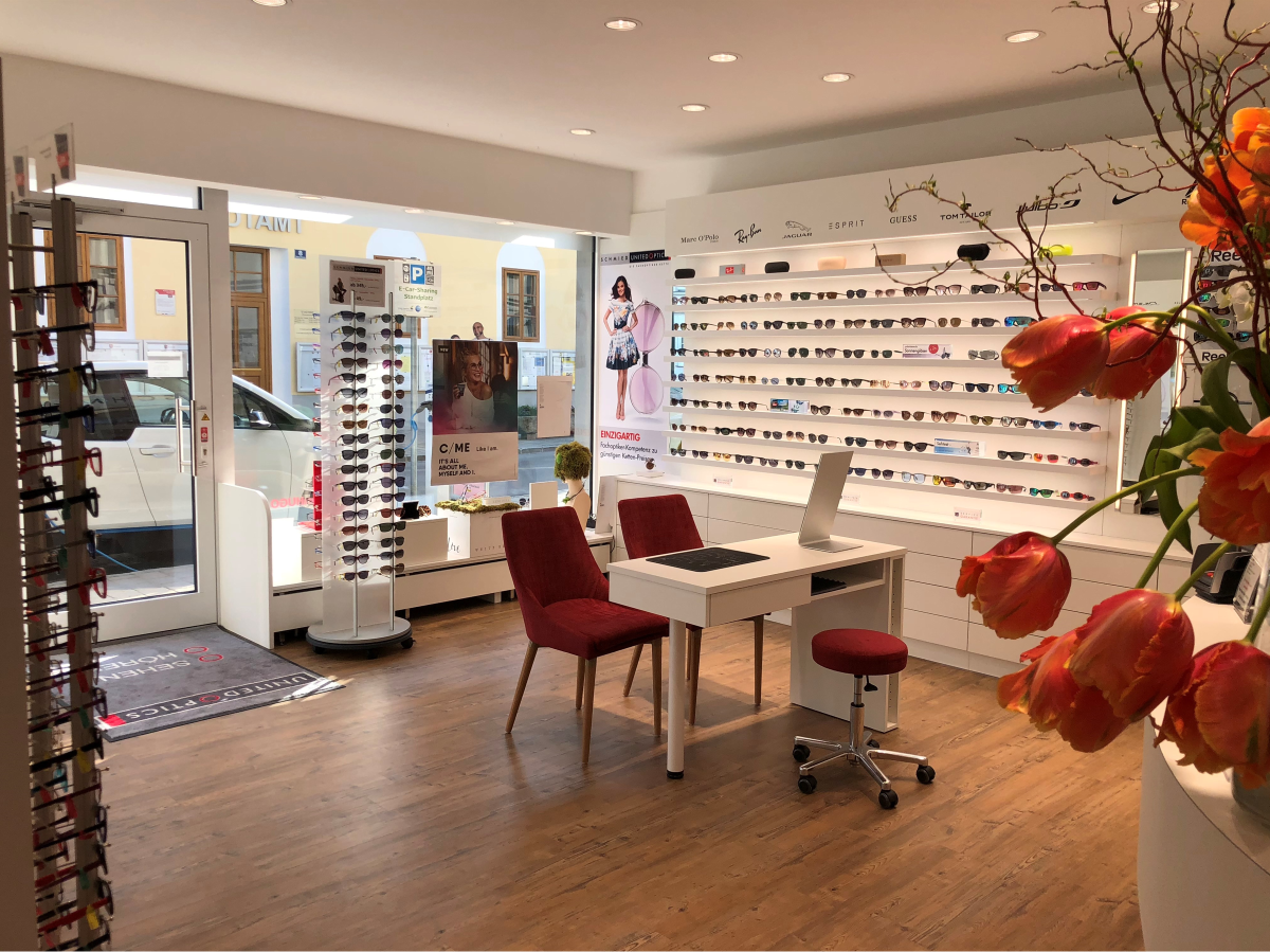 Schmied United Optics, Wiener Straße in Traismauer