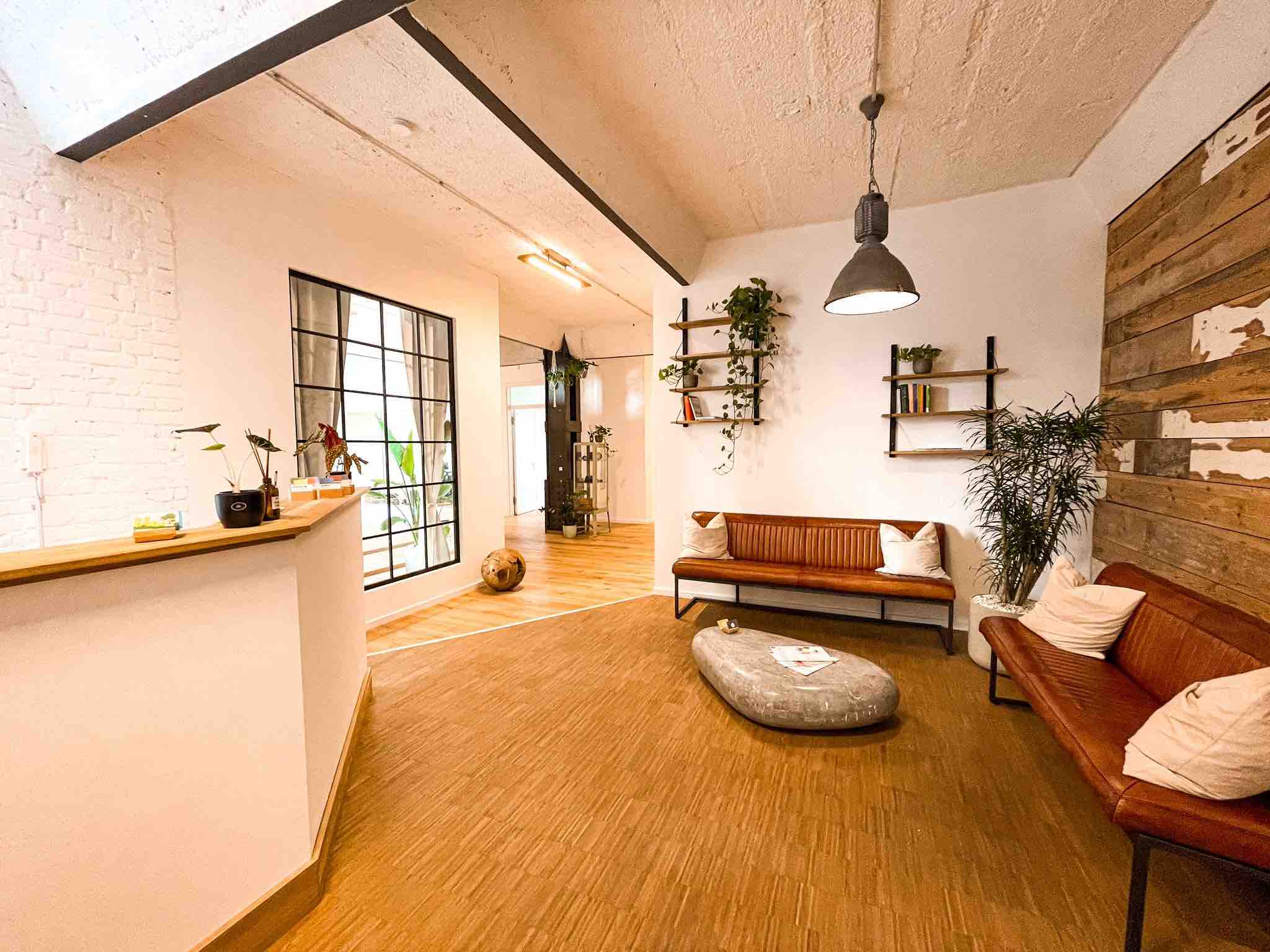 Out of Seven, Sonnenallee in Berlin