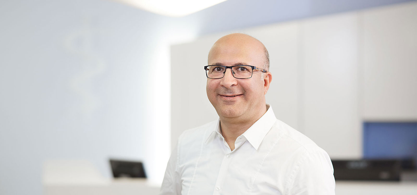 Die Spezialisten für Proktologie, Chirurgie u. Viszeralchirurgie - Dr. med. Katouzi u. Dr. Burtica, Sophienstraße in Stuttgart